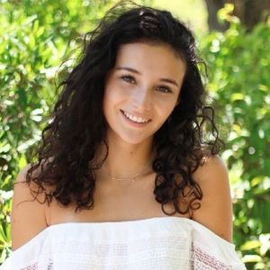 Meet your Posher, Izzy